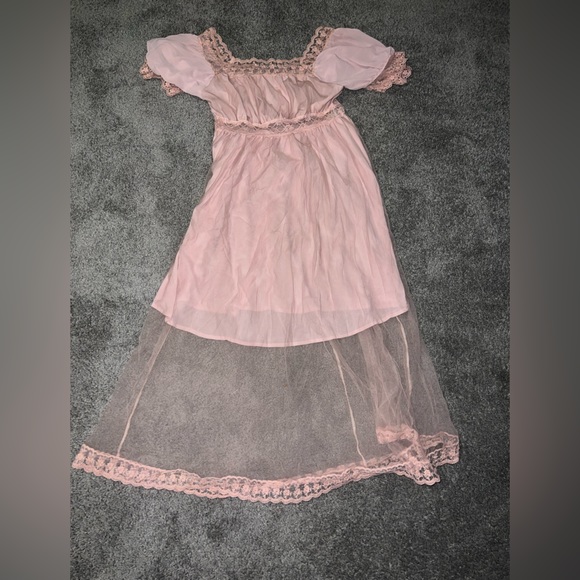 $6 NIGHTDRESS SIZE MED. $6 if bundled - Picture 8 of 8